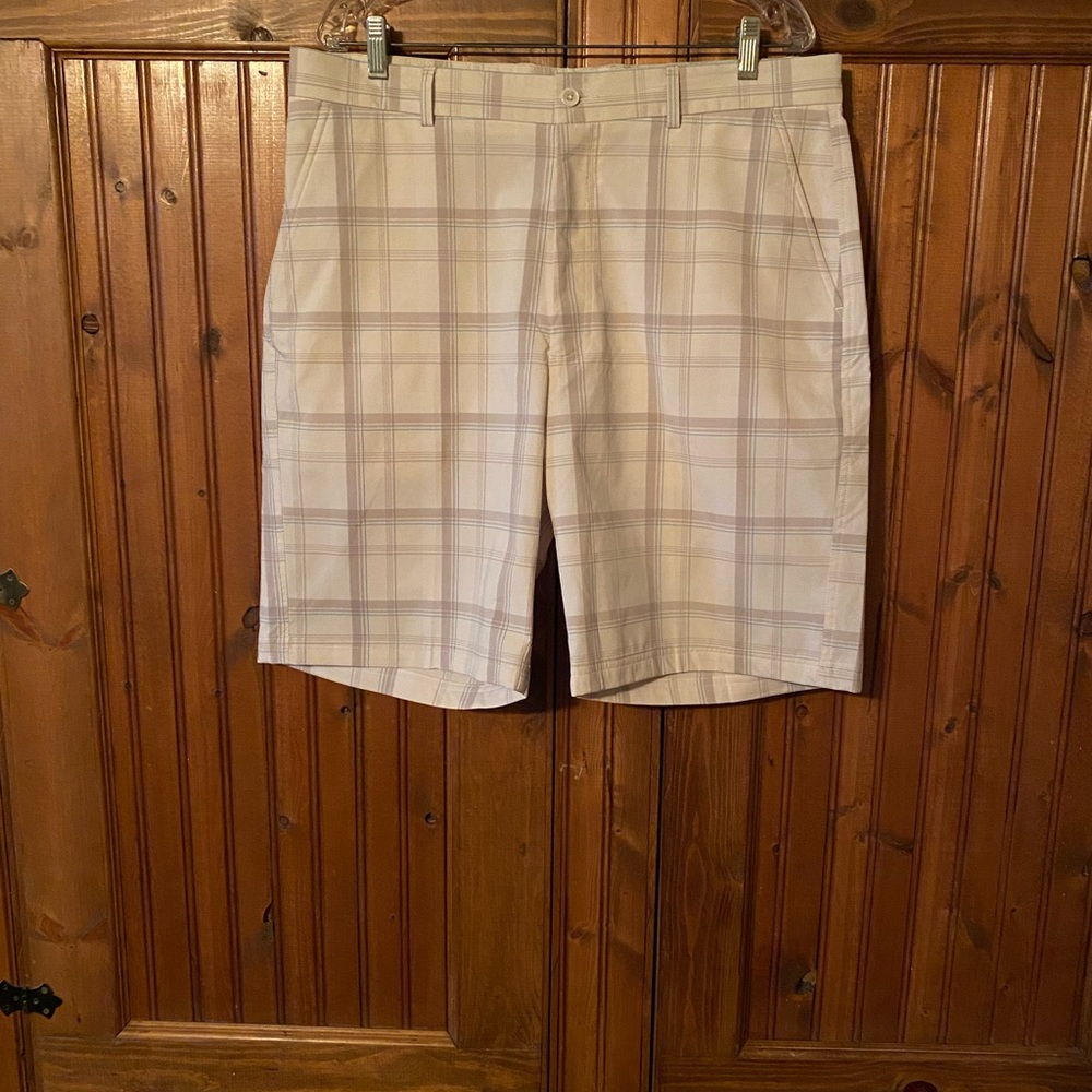 Pebble Beach Performance mens shorts